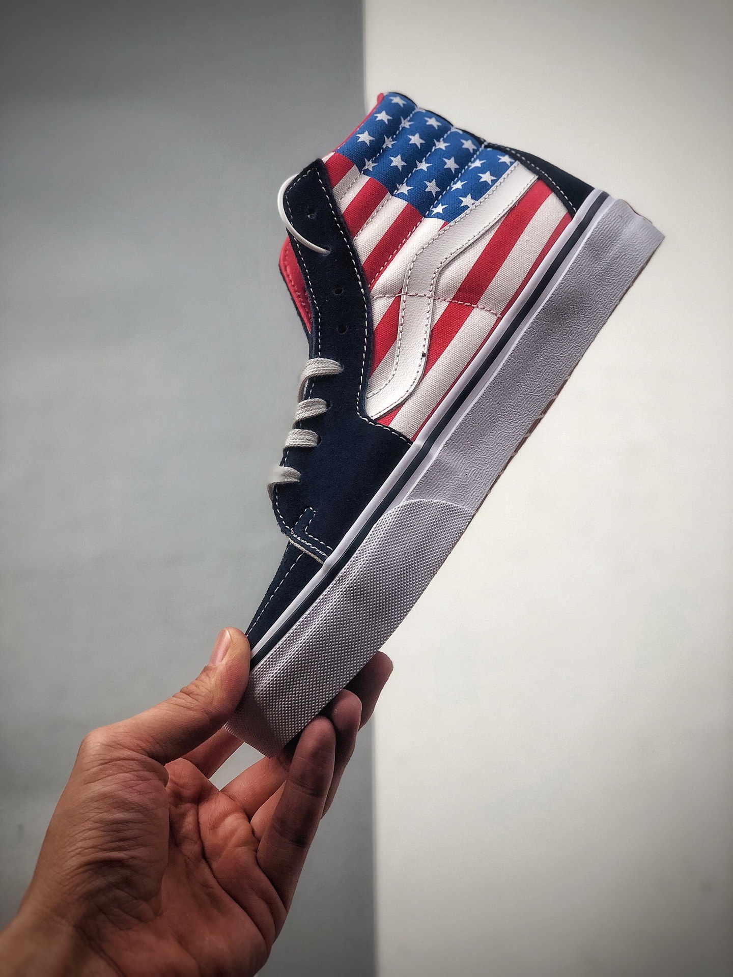 160 范斯Vans SK8-Hi 安纳海姆一美国国旗高帮复古休闲板鞋VN0A38GFXKI