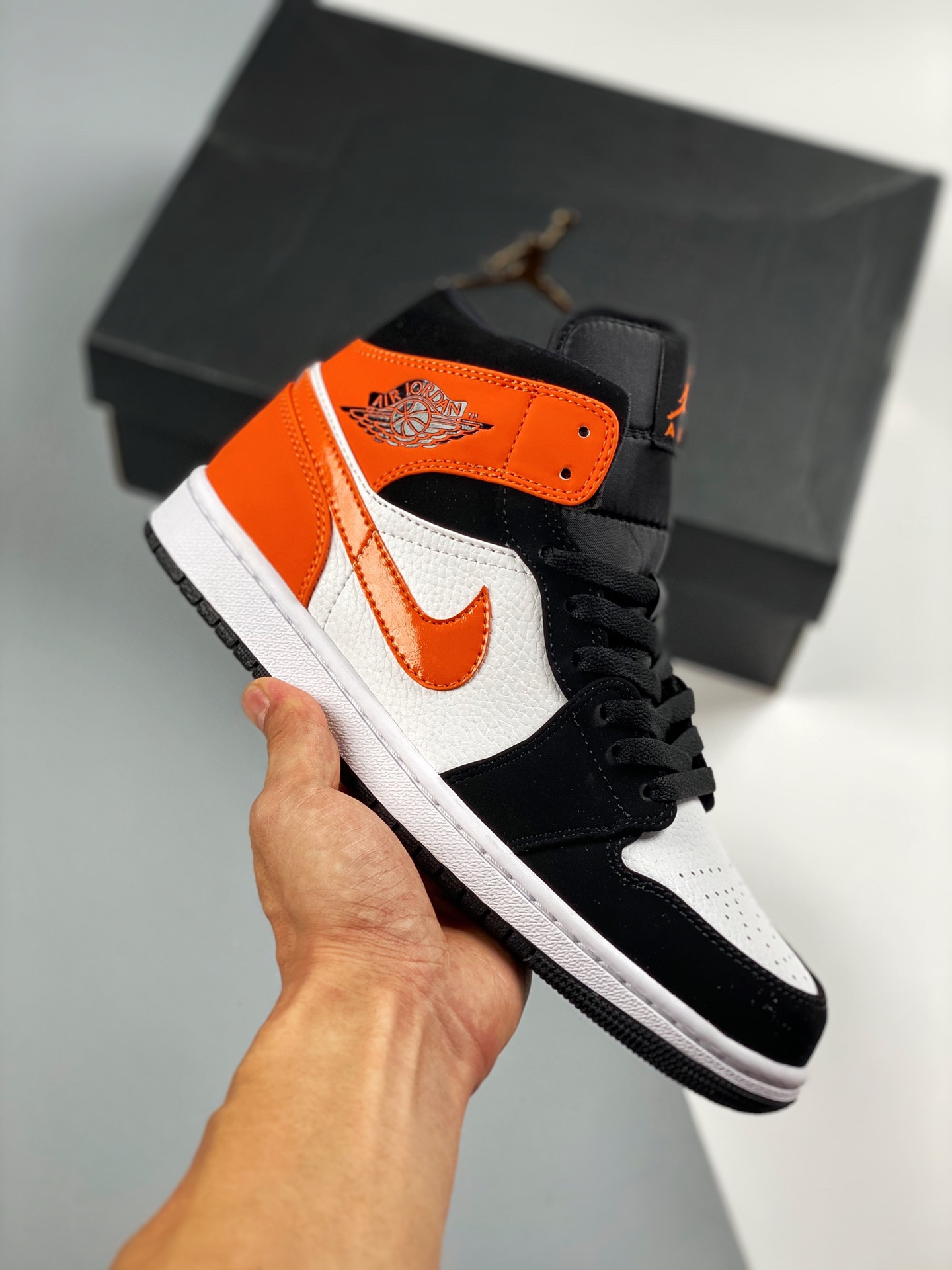 Nuevo producto 🚀 #Exclusivo, único nivel de pura originalidad en el mercado Air Jordan 1 Mid Tablero Roto, serie de me…