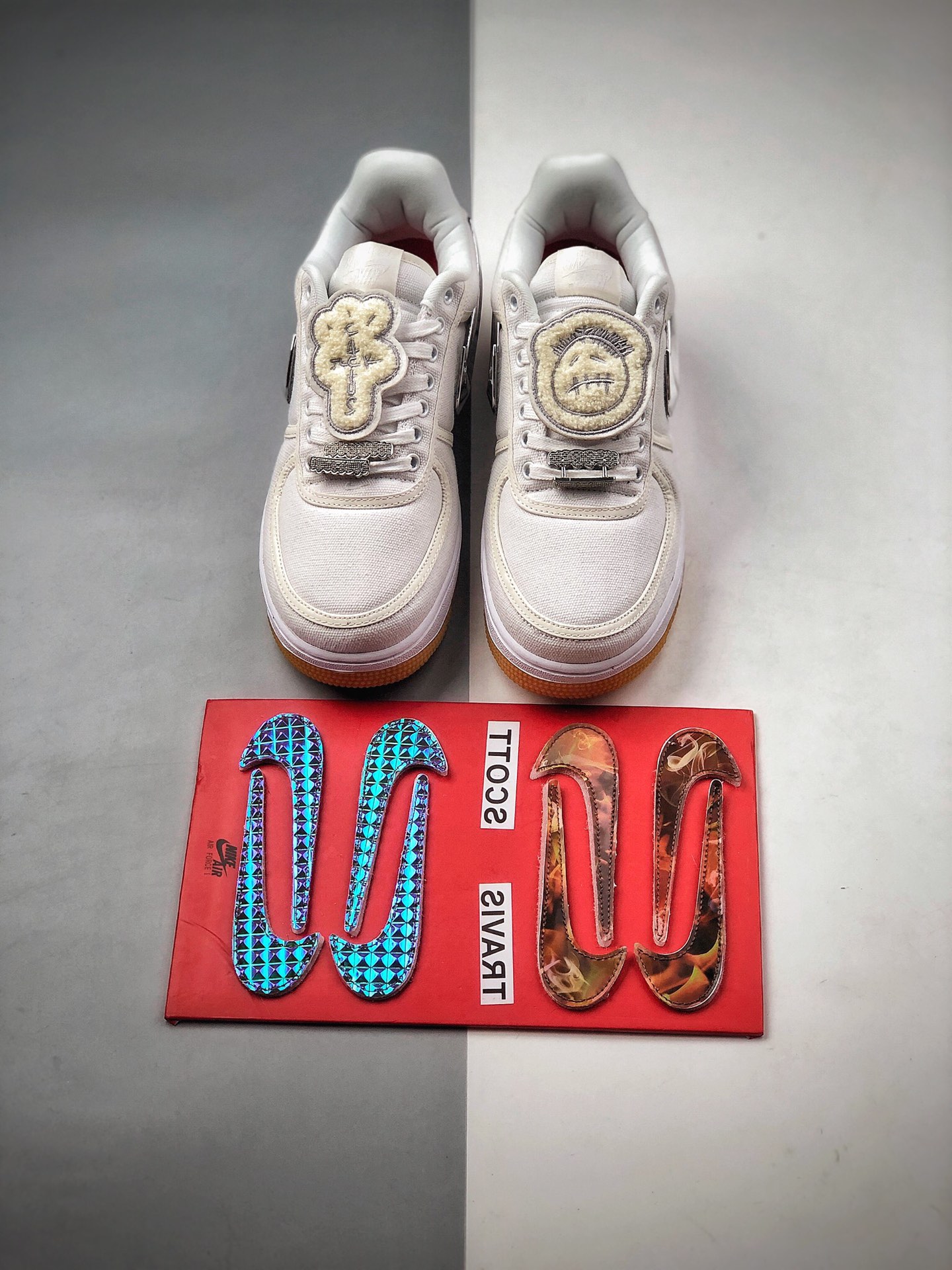 230 Travis Scott x Nike Air Force 1 AF 100周年 空军一号经典低帮帆布板鞋AQ4211-100