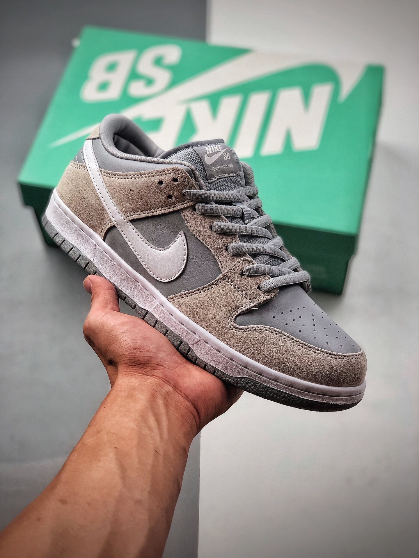 280  NIKE SB Dunk Low TRD“ 北极狐 灰白” AR0778-110