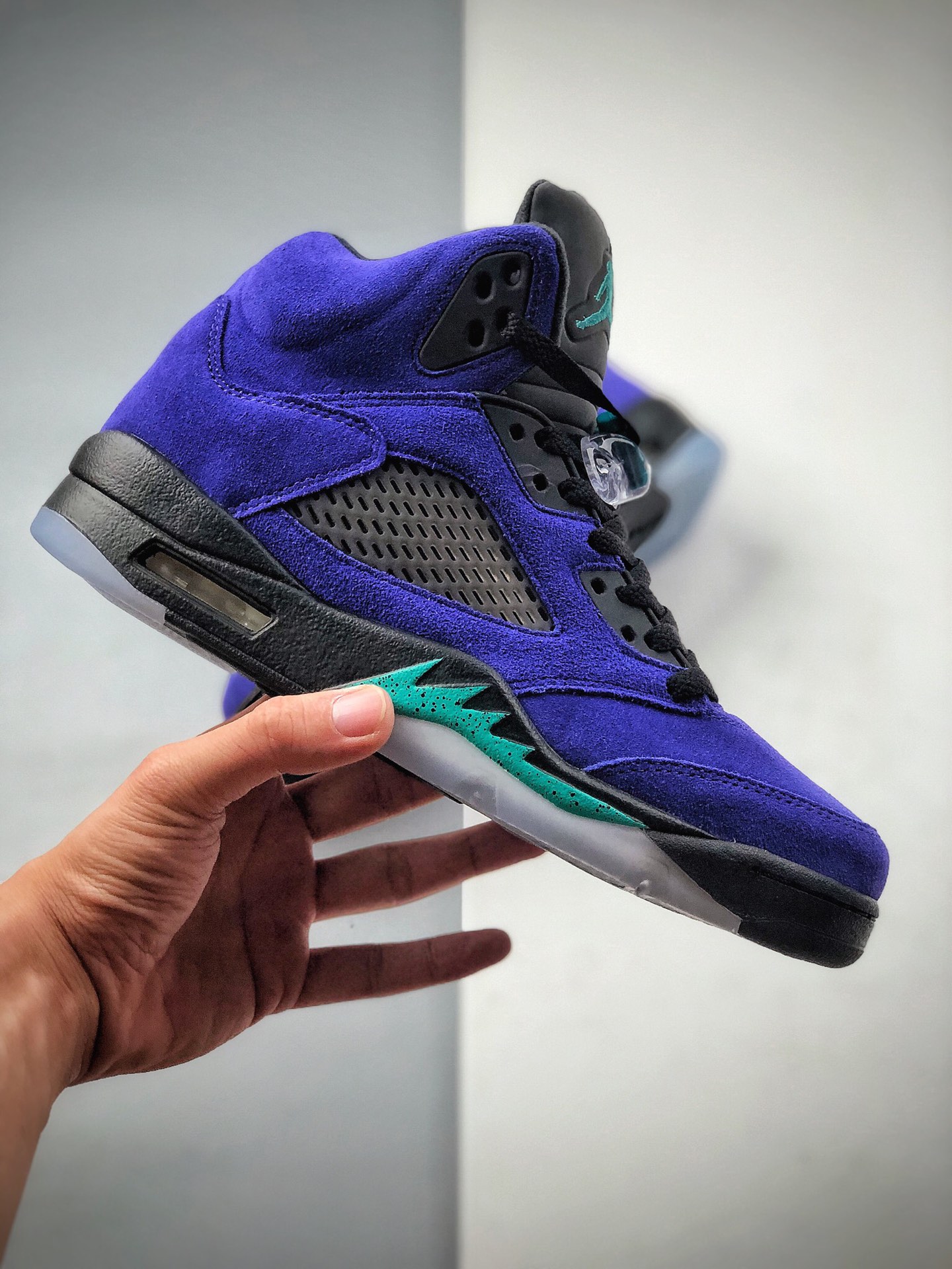 480  Air Jordan 5 “Alternate Grape” AJ5新葡萄紫这款配色的配色方案为136027-500