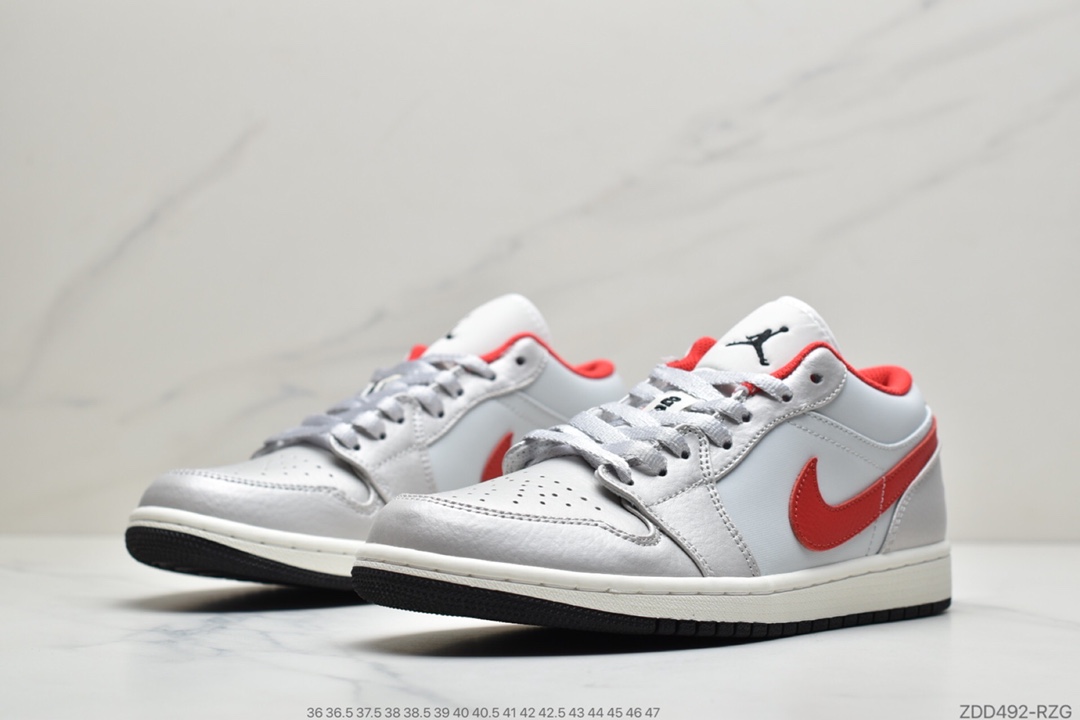 230 公司级Air Jordan 1 Low OG 银狐鞋身以银白色DA4668-001