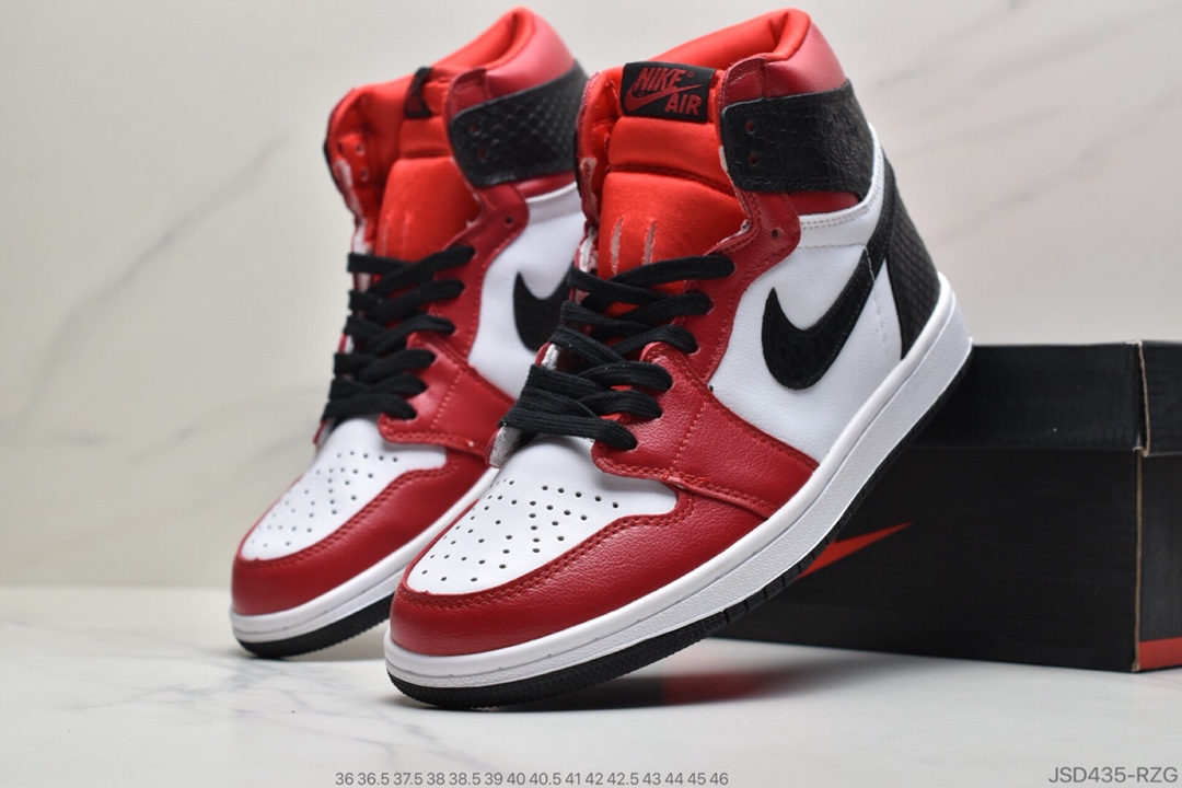 200 公司级 Air Jordan 1 High OG“ Lucky Green”高帮 DB4612-300