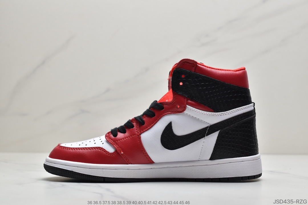 200 公司级 Air Jordan 1 High OG“ Lucky Green”高帮 DB4612-300