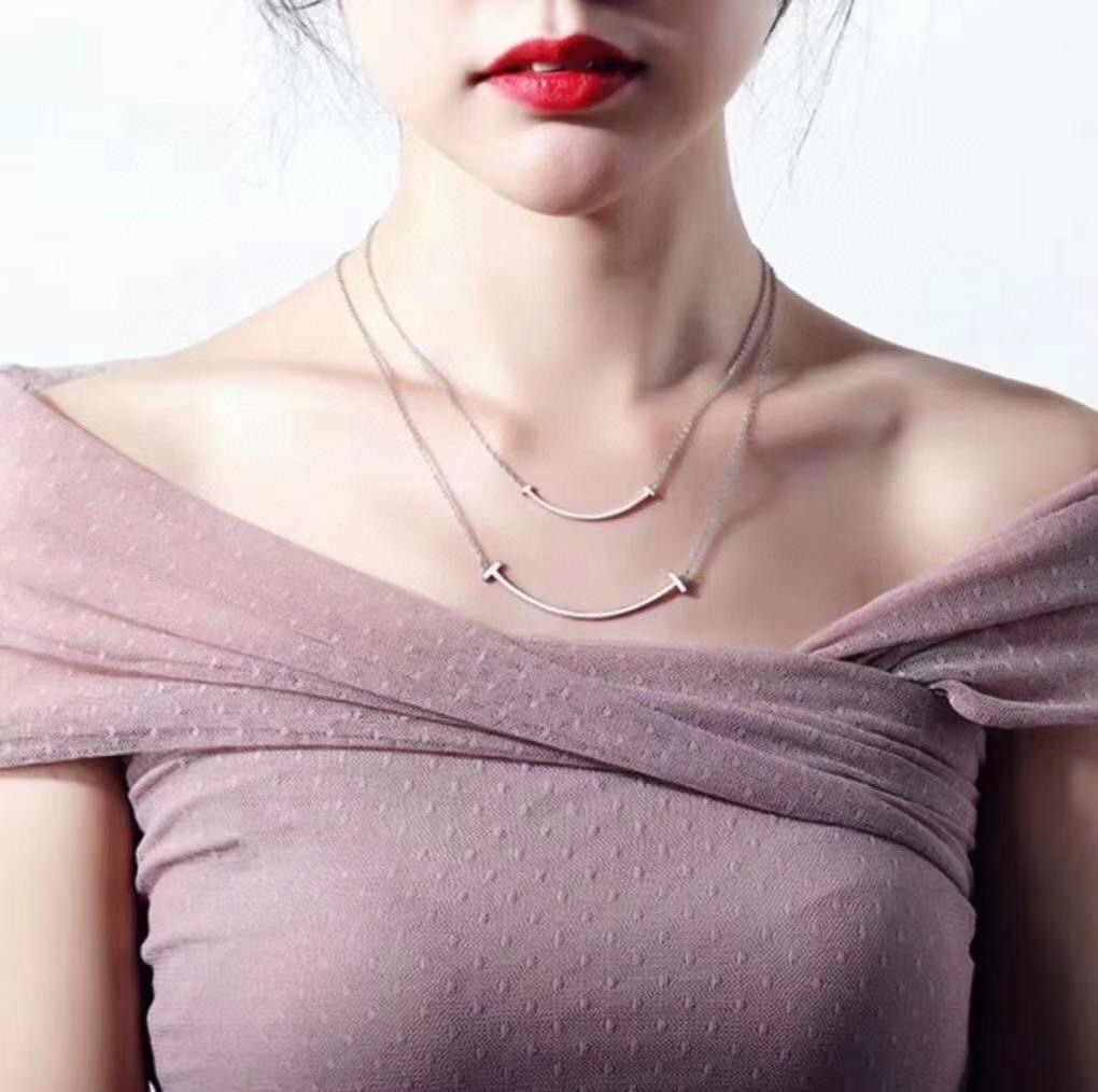 Tiffany & Co. Tiffany&Co. T 系列Smile 项链 纯银