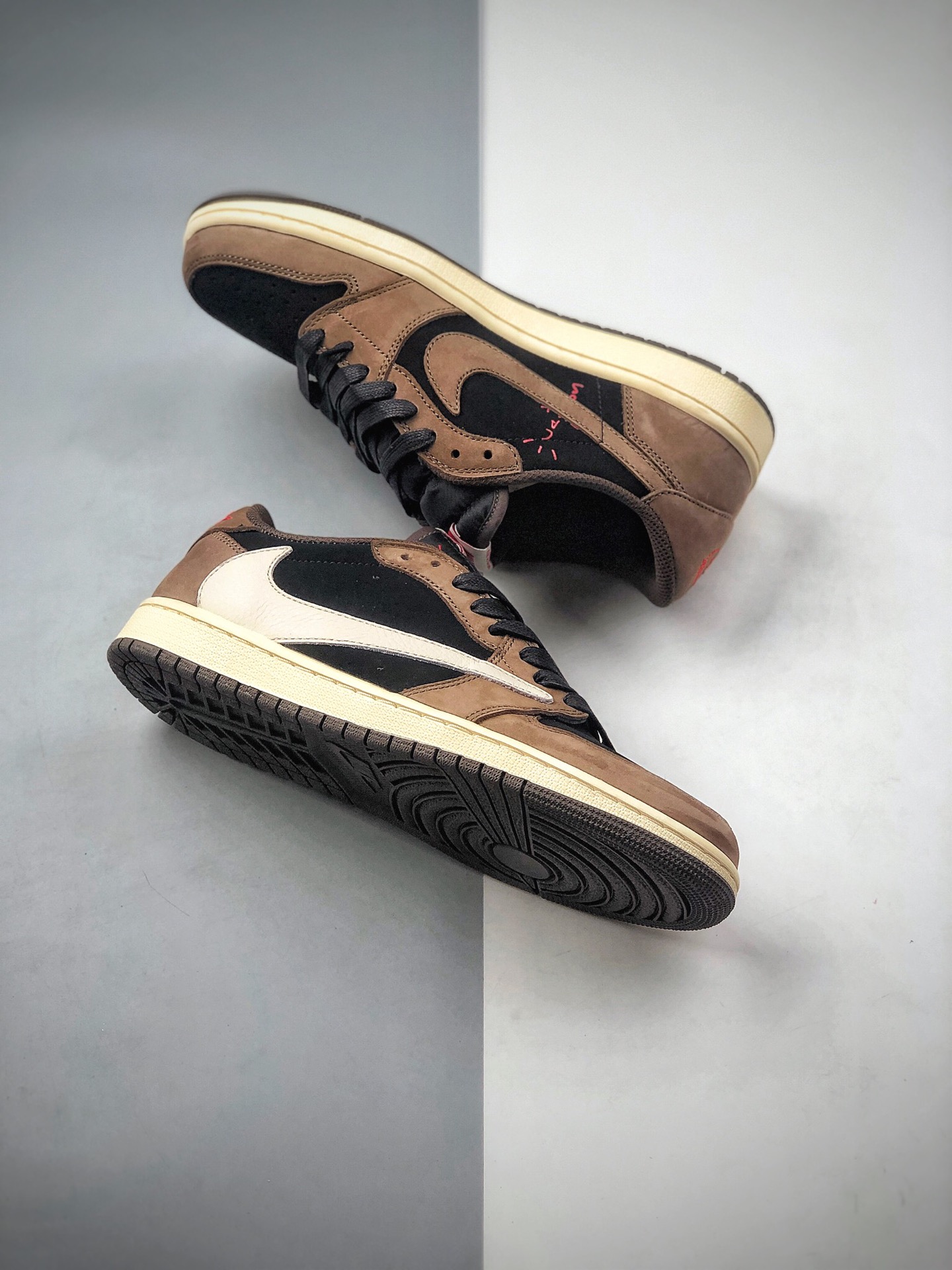 280 Travis Scott x Air Jordan AJ1 Low 倒钩TS联名低帮板鞋 CQ4277-001