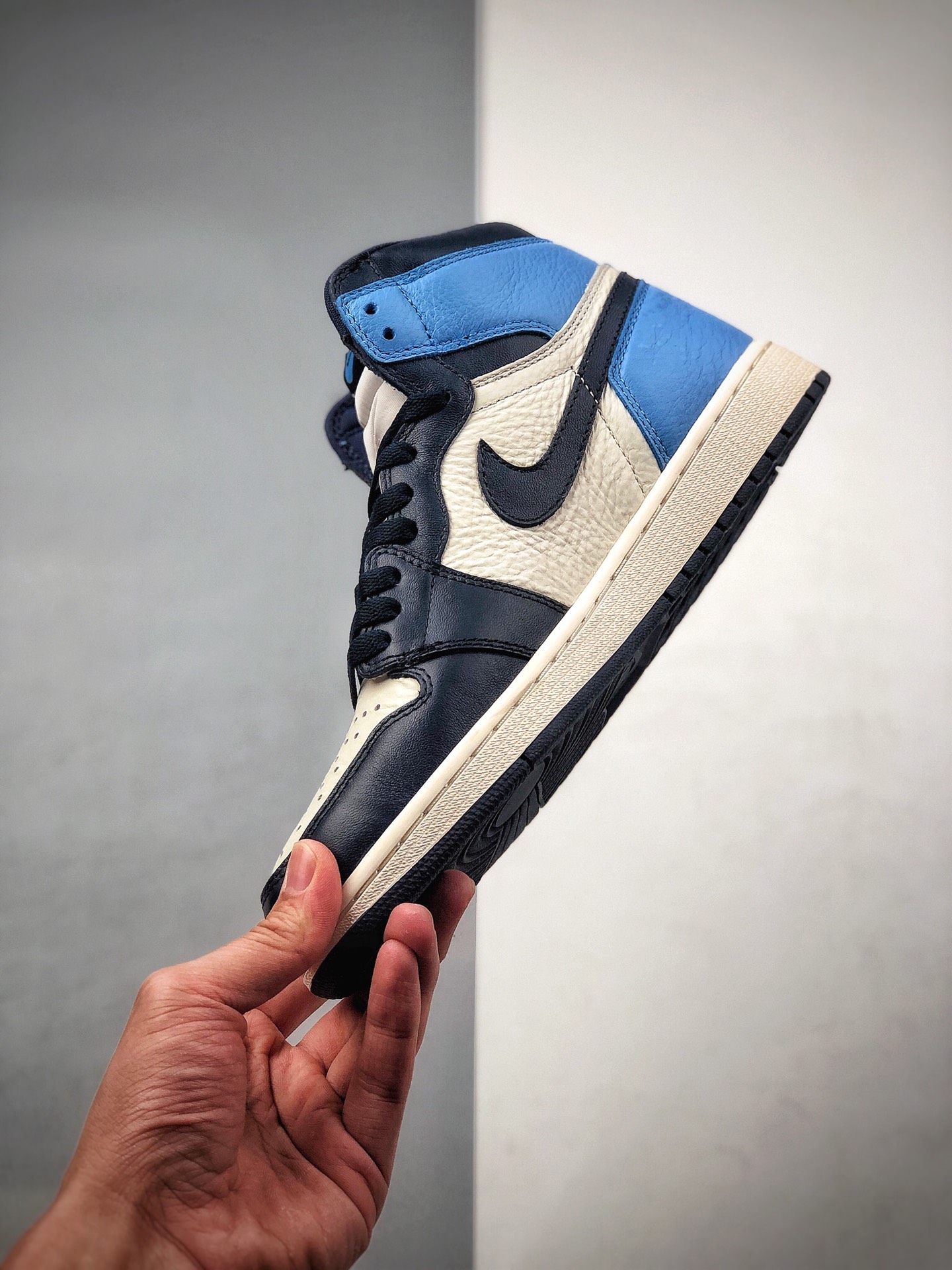 420 Air Jordan 1 High OG “Dark Mocha” 555088-140
