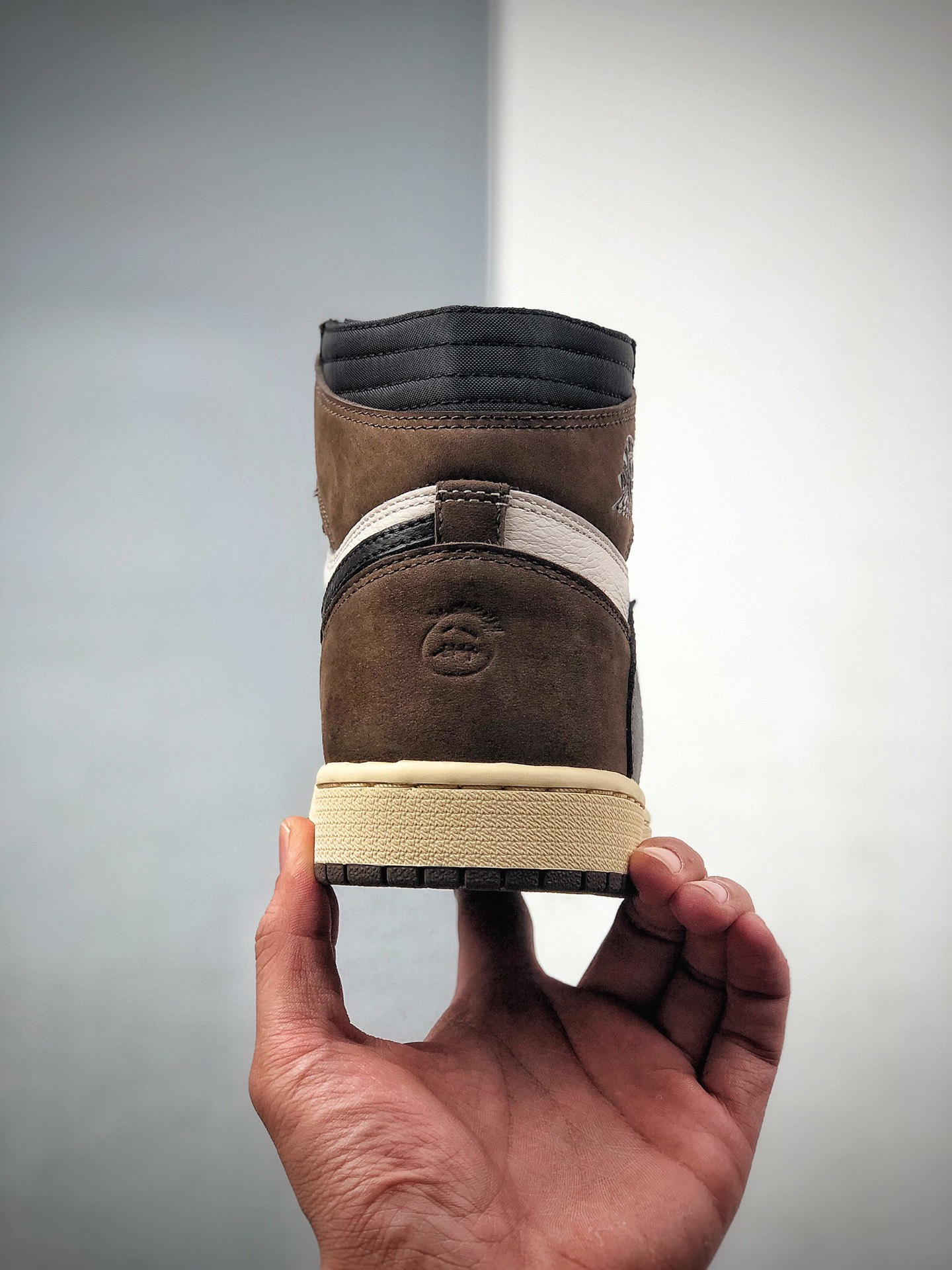 420 斯科特Travis Scott x Nike Air Jordan 1 Retro High OG“Cactus Jack”乔丹一代高帮百搭文化运动篮球鞋“反勾深棕白黑”CD4487-100