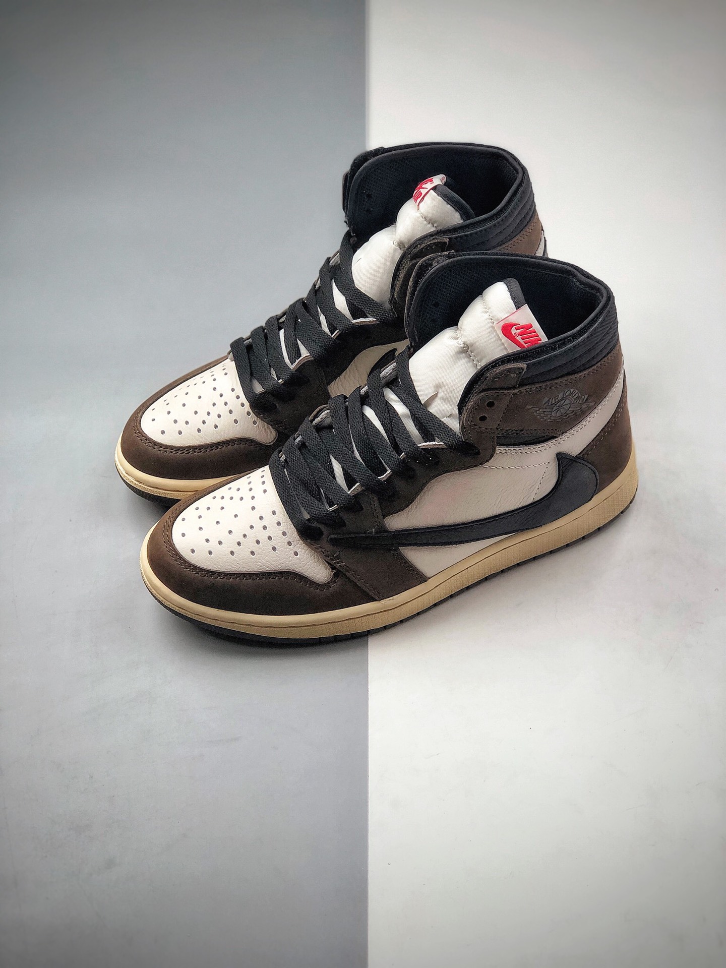 420 斯科特Travis Scott x Nike Air Jordan 1 Retro High OG“Cactus Jack”乔丹一代高帮百搭文化运动篮球鞋“反勾深棕白黑”CD4487-100