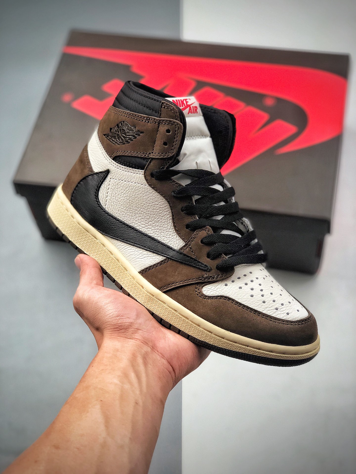 420 斯科特Travis Scott x Nike Air Jordan 1 Retro High OG“Cactus Jack”乔丹一代高帮百搭文化运动篮球鞋“反勾深棕白黑”CD4487-100