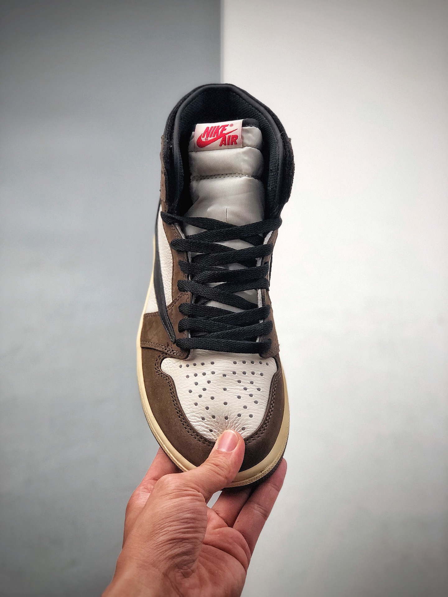 420 斯科特Travis Scott x Nike Air Jordan 1 Retro High OG“Cactus Jack”乔丹一代高帮百搭文化运动篮球鞋“反勾深棕白黑”CD4487-100