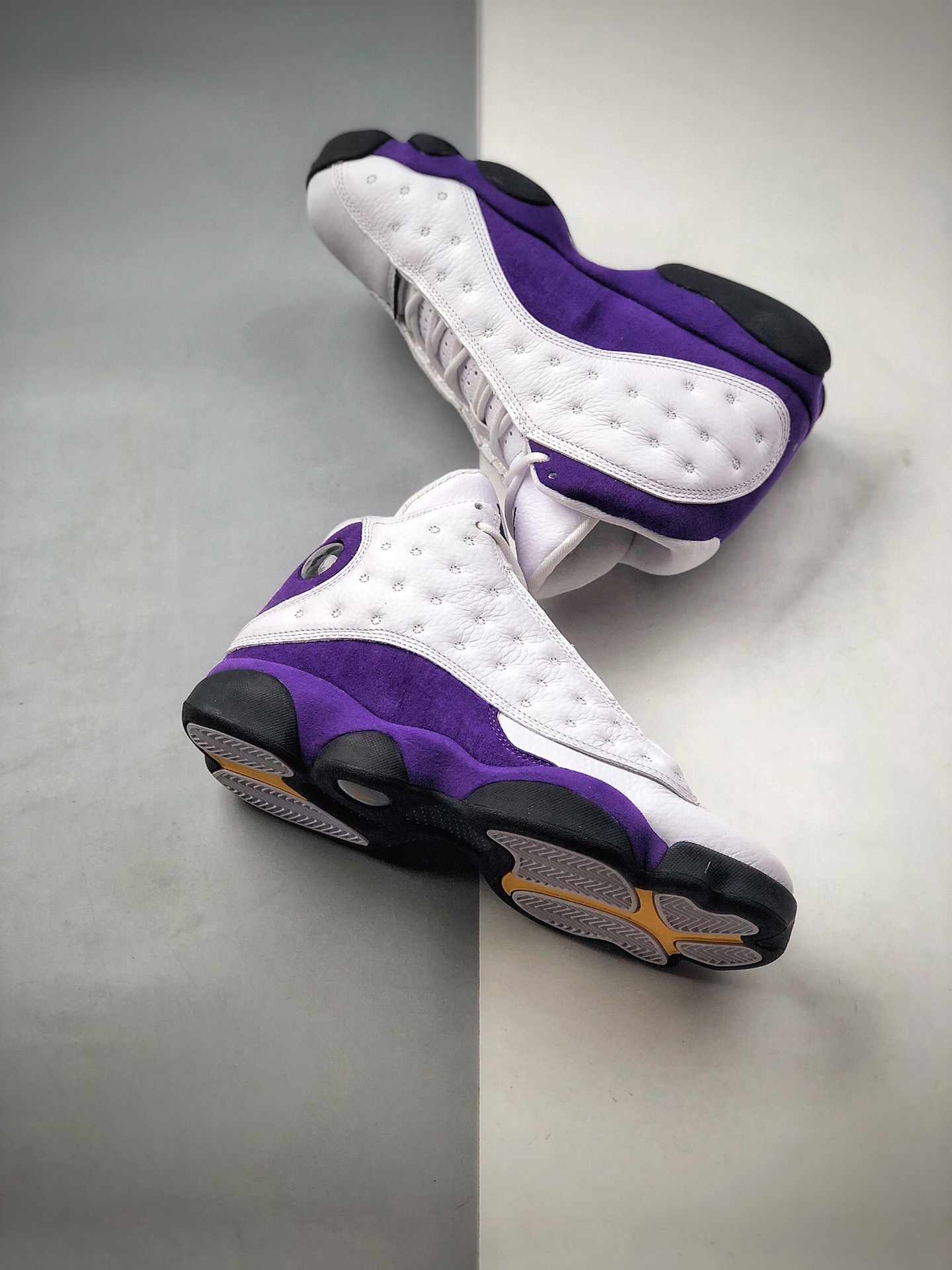 520 纯原版本 Air Jordan 13 Retro GS AJ13 湖人白紫  男子文化篮球鞋 414571-105