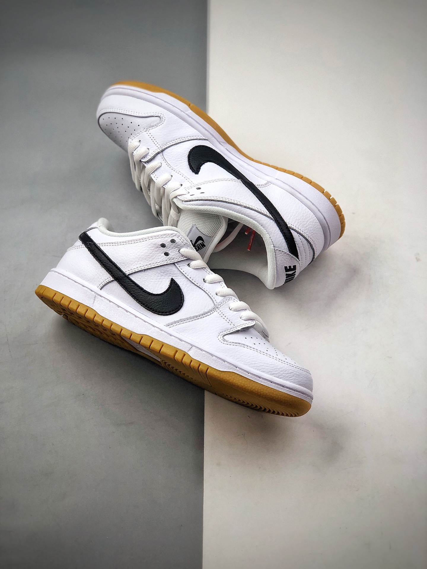 200  Nike SB Dunk Low x Parra 联名黑白低帮CD2563-100
