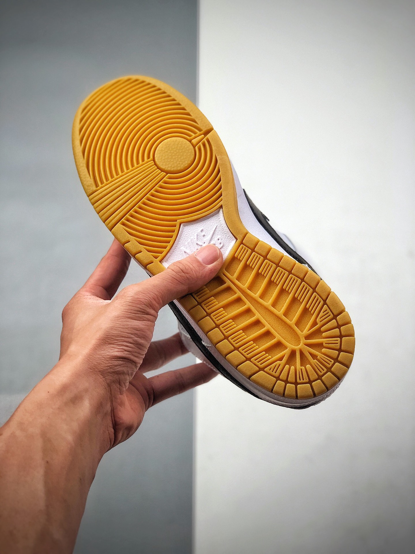 200  Nike SB Dunk Low x Parra 联名黑白低帮CD2563-100