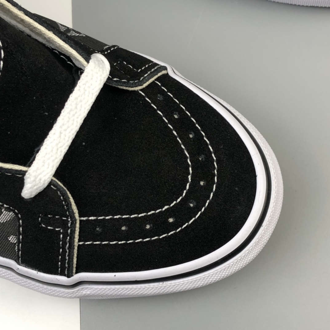 160 LVx Vans Sk8-Hi Vlt Lx 经典系列LV Logo高帮休闲板鞋 VN0A4CS5W43