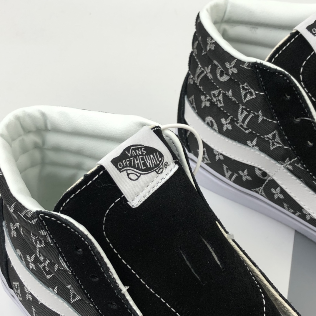 160 LVx Vans Sk8-Hi Vlt Lx 经典系列LV Logo高帮休闲板鞋 VN0A4CS5W43