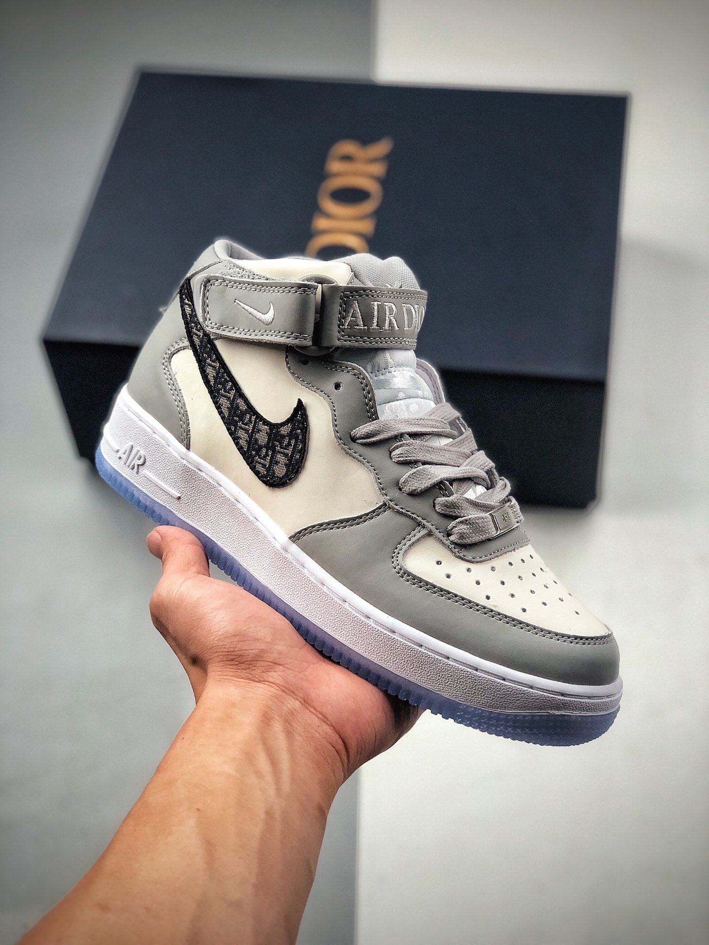 250 公司级Nike Air Force 1 RNike WMNS GUCCI 为经典设计注入玩味元素品牌CN8606-009