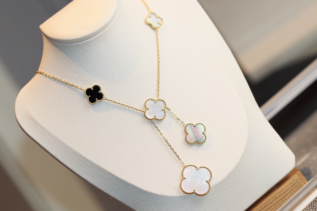 Van Cleef & Arpels 梵克雅宝 六花项链