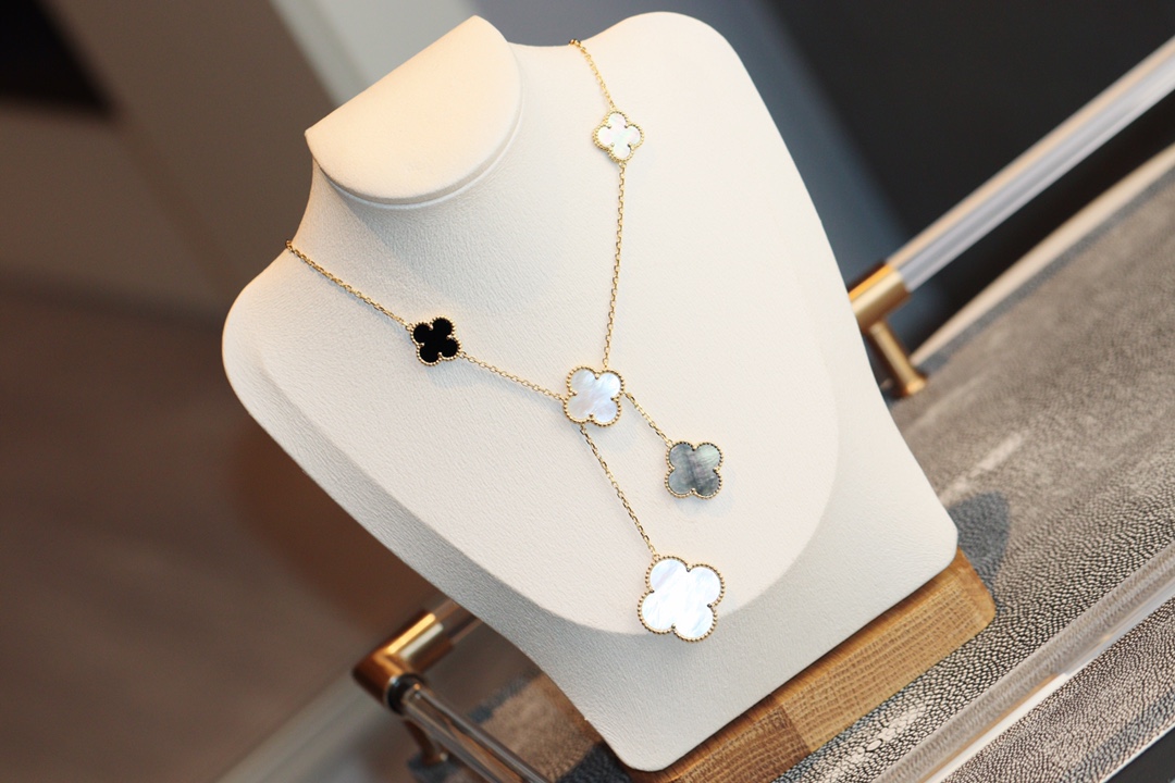 Van Cleef & Arpels 梵克雅宝 六花项链