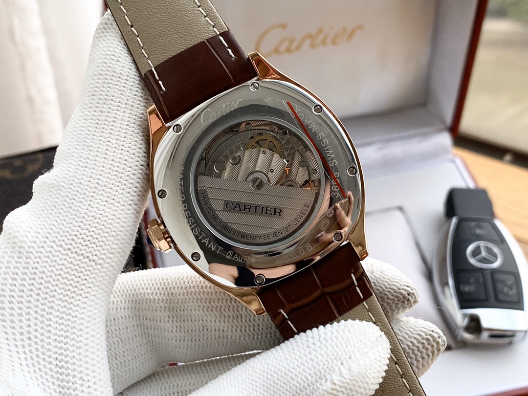 卡地亚-CARTIER DRIVE DE CARTIER 男士腕表 - 精钢与小牛皮の融合