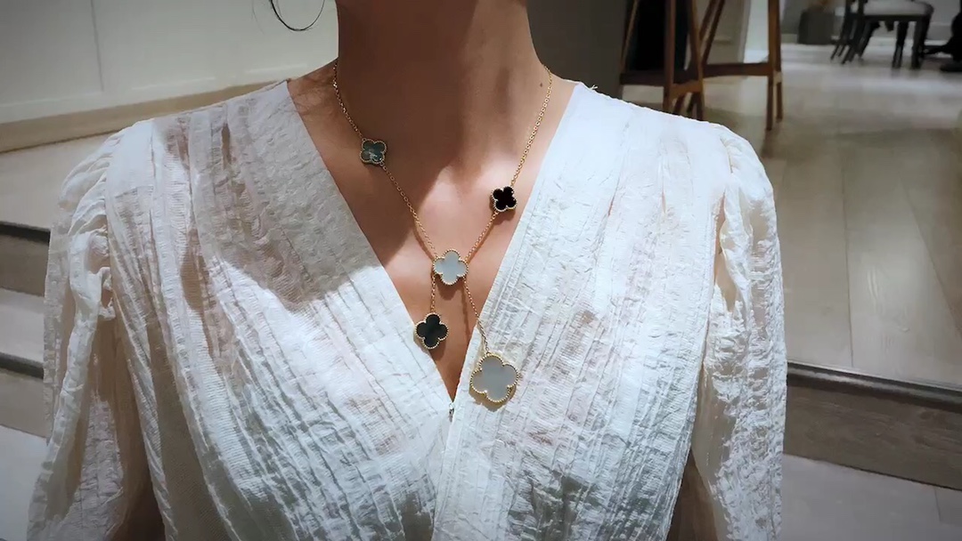 Van Cleef & Arpels 梵克雅宝 六花项链