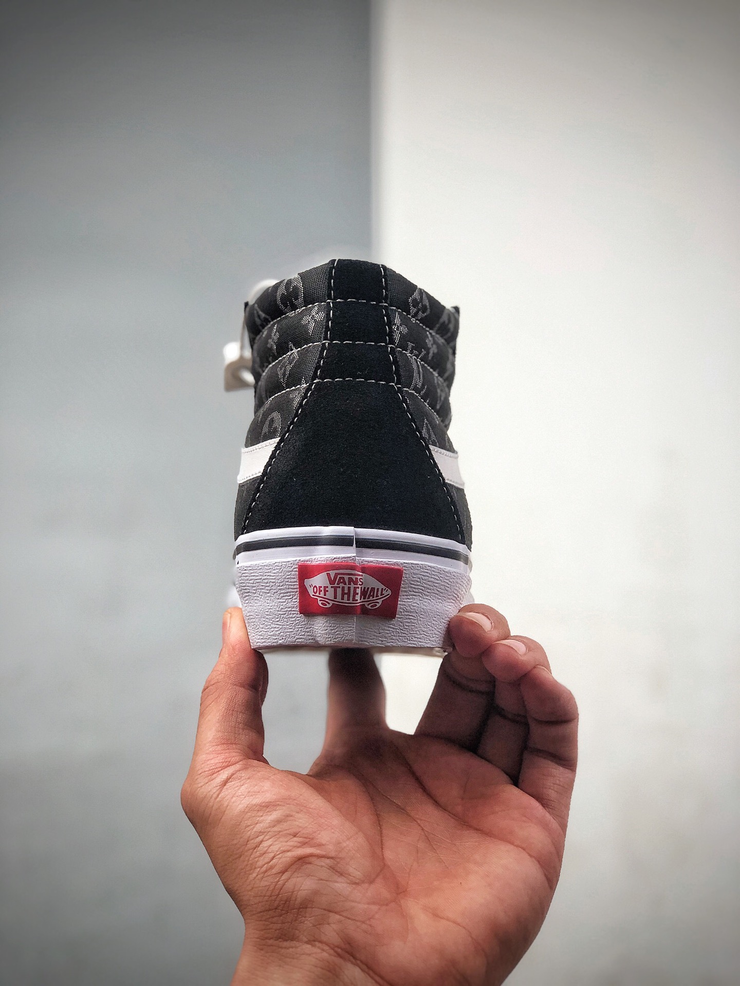 160  Vans 联名 Lv  Logo高帮 经典系列 Sk8-Hi  VN0A4BV8TY9