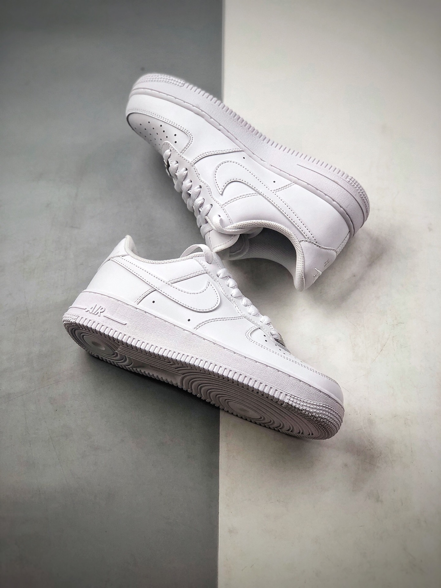 180 NIKE AIR FORCE 1 ‘07 空军一号经典低帮百搭休闲运动板鞋  315123-111