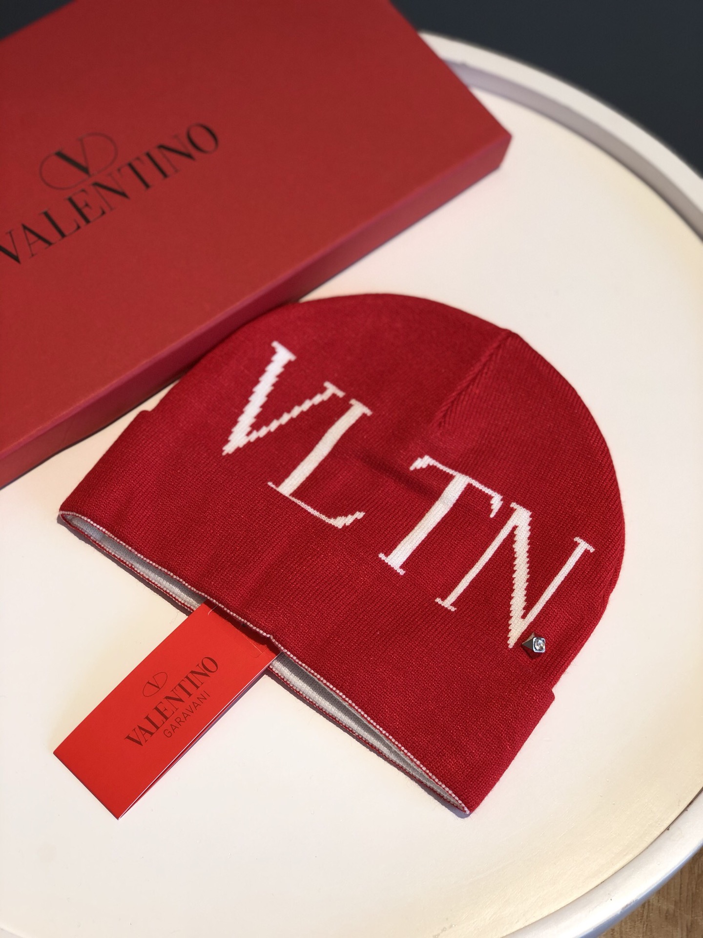 [Valentino Hats]Valentino 2020 AutumnWinter Fine Knitted Woolen Hat Super hot