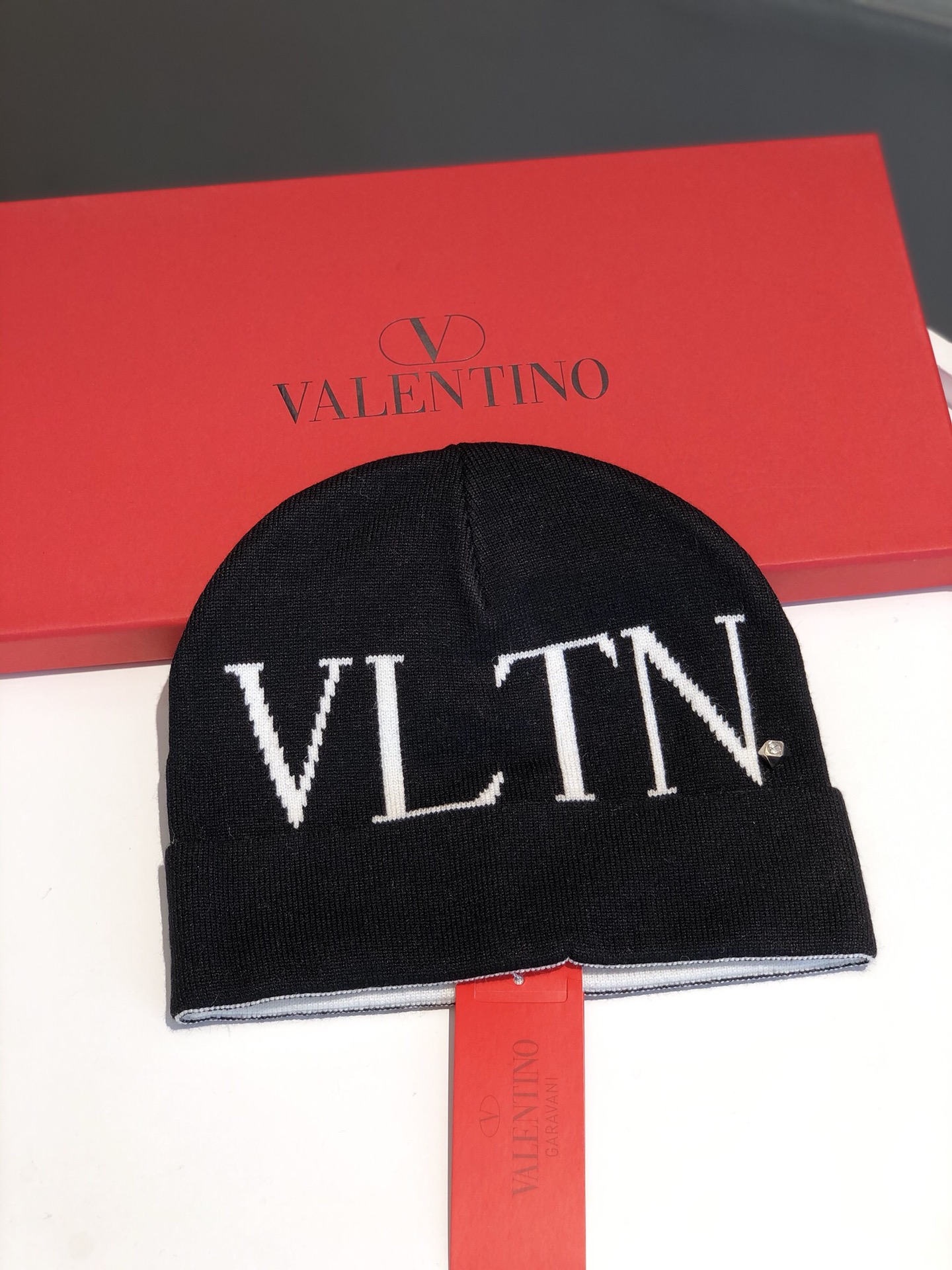 [Valentino Hats]Valentino 2020 AutumnWinter Fine Knitted Woolen Hat Super hot