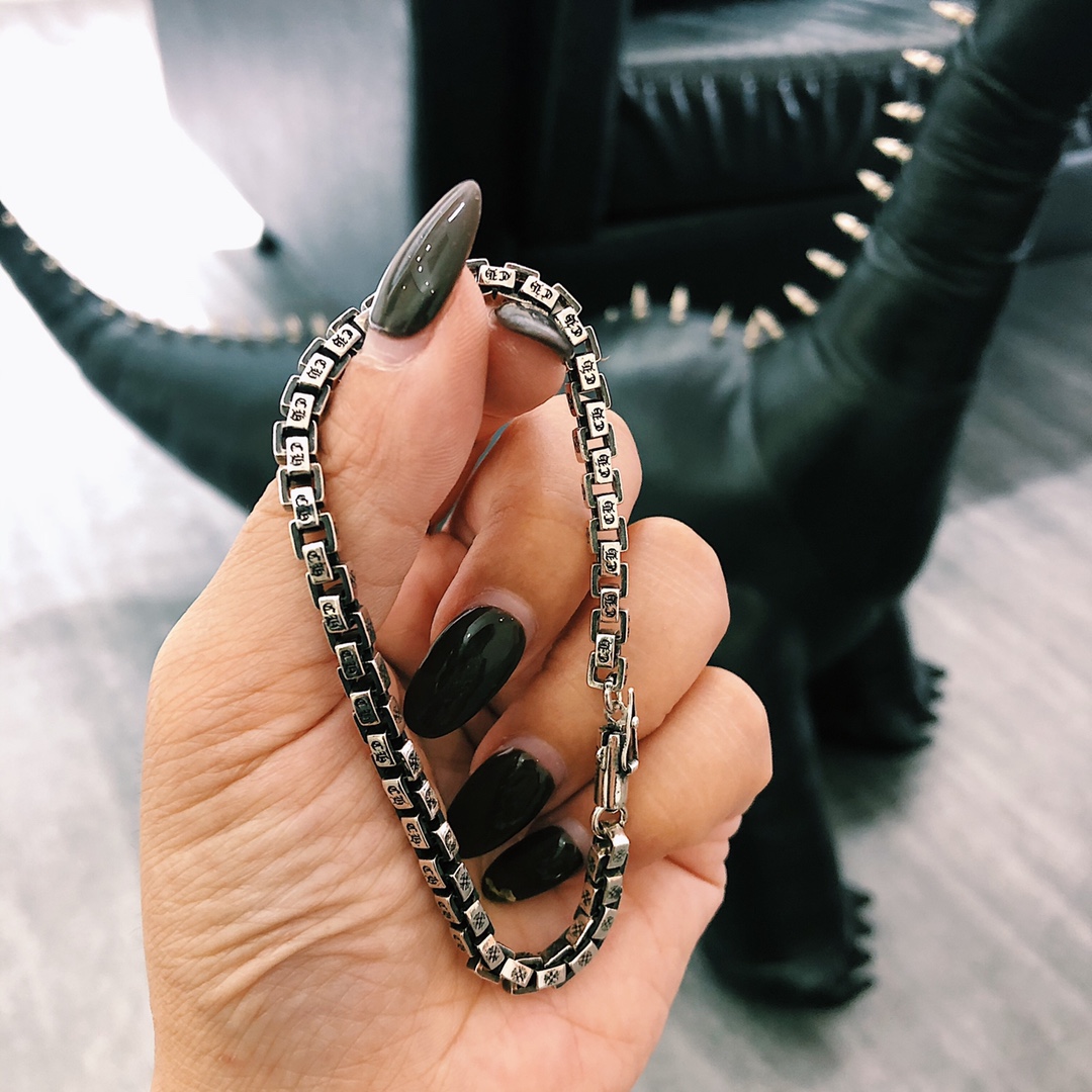 Chrome Hearts MZ出品 开版 【新品上架】𝐂𝐡𝐫𝐨𝐦𝐞 𝐡𝐞𝐚𝐫𝐭𝐬 克罗心方格字母手链