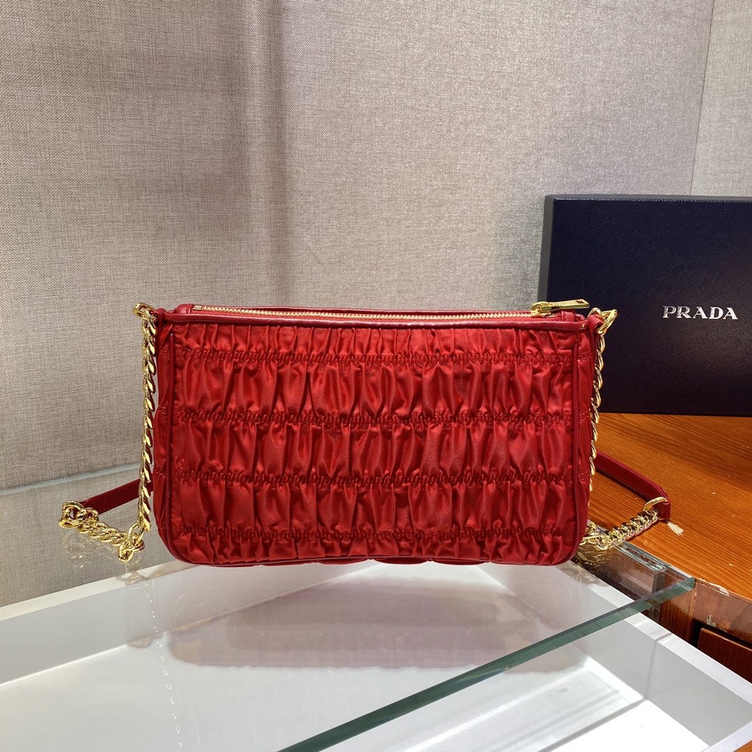 PRADA普拉达手工皱褶元素肩背包1BH171