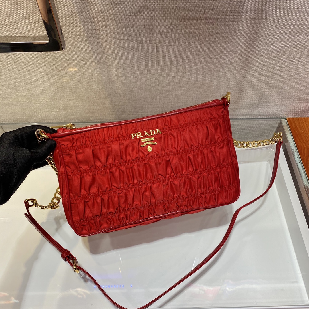 PRADA普拉达手工皱褶元素肩背包1BH171