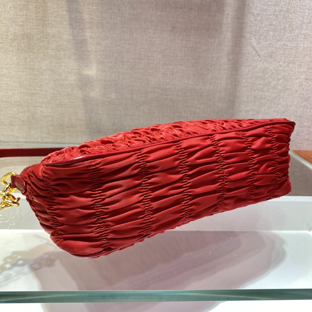 PRADA普拉达手工皱褶元素肩背包1BH171