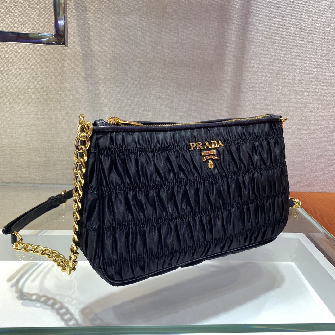 PRADA普拉达手工皱褶元素肩背包1BH171