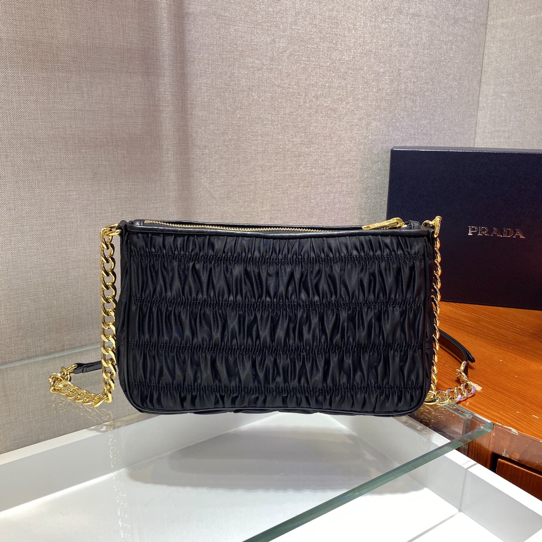 PRADA普拉达手工皱褶元素肩背包1BH171