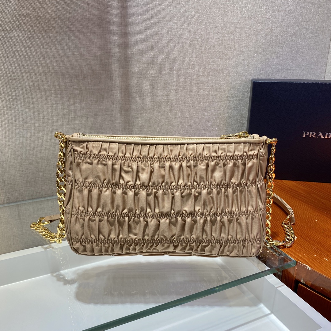 PRADA普拉达手工皱褶元素肩背包1BH171