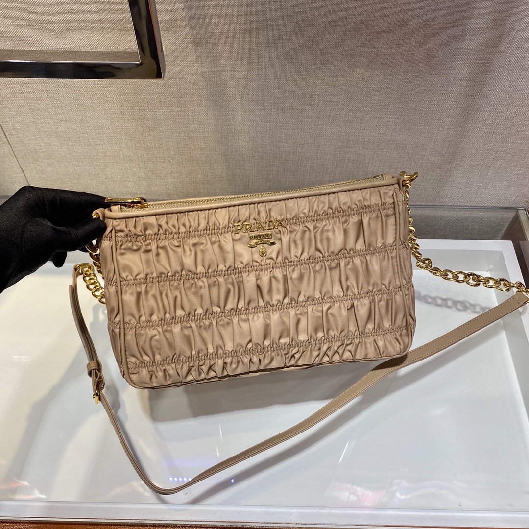 PRADA普拉达手工皱褶元素肩背包1BH171