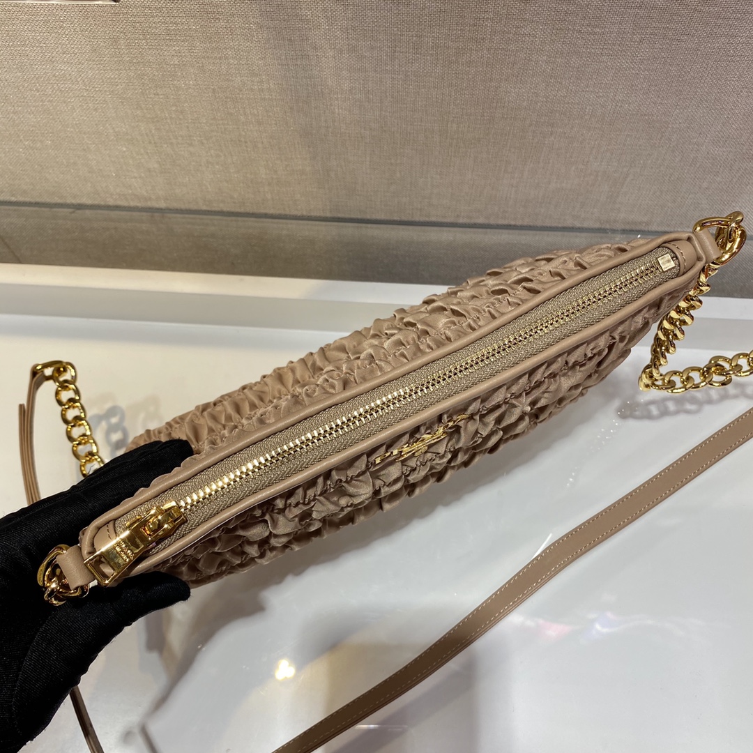 PRADA普拉达手工皱褶元素肩背包1BH171