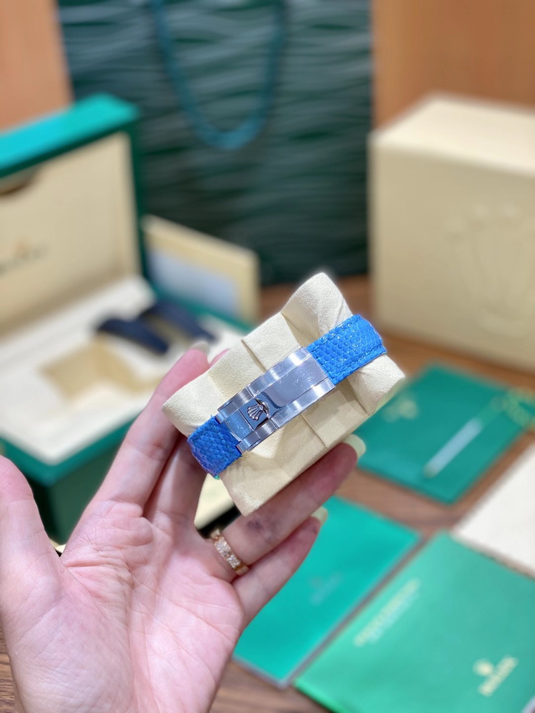 Rolex 全新劳‮士力‬潮版贝母盘迪通拿