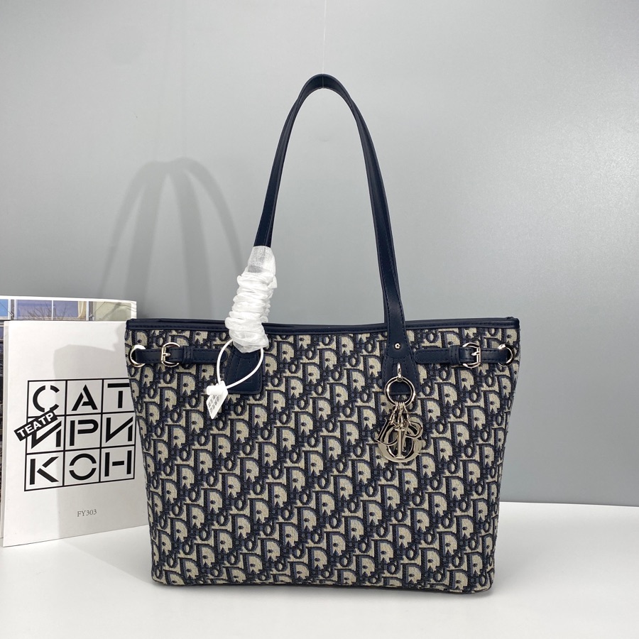 Chanel Black Calfskin Cambon Ligne Handbag KK31371