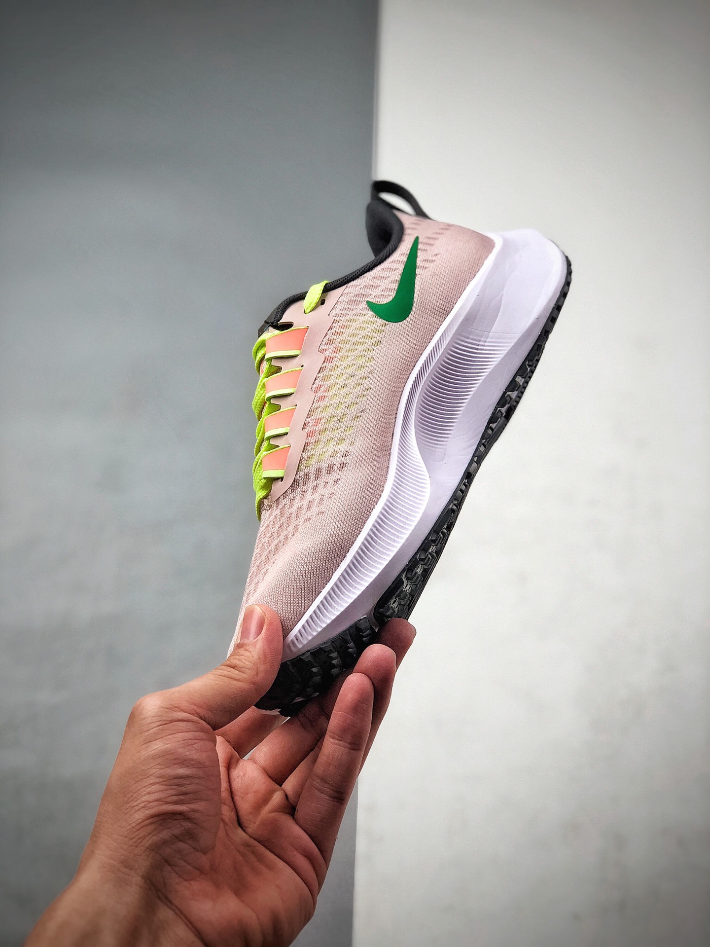 260 公司级耐克NIKE Zoom Pegasus 37 登月37代  透气缓震疾速跑鞋 CQ9977-600