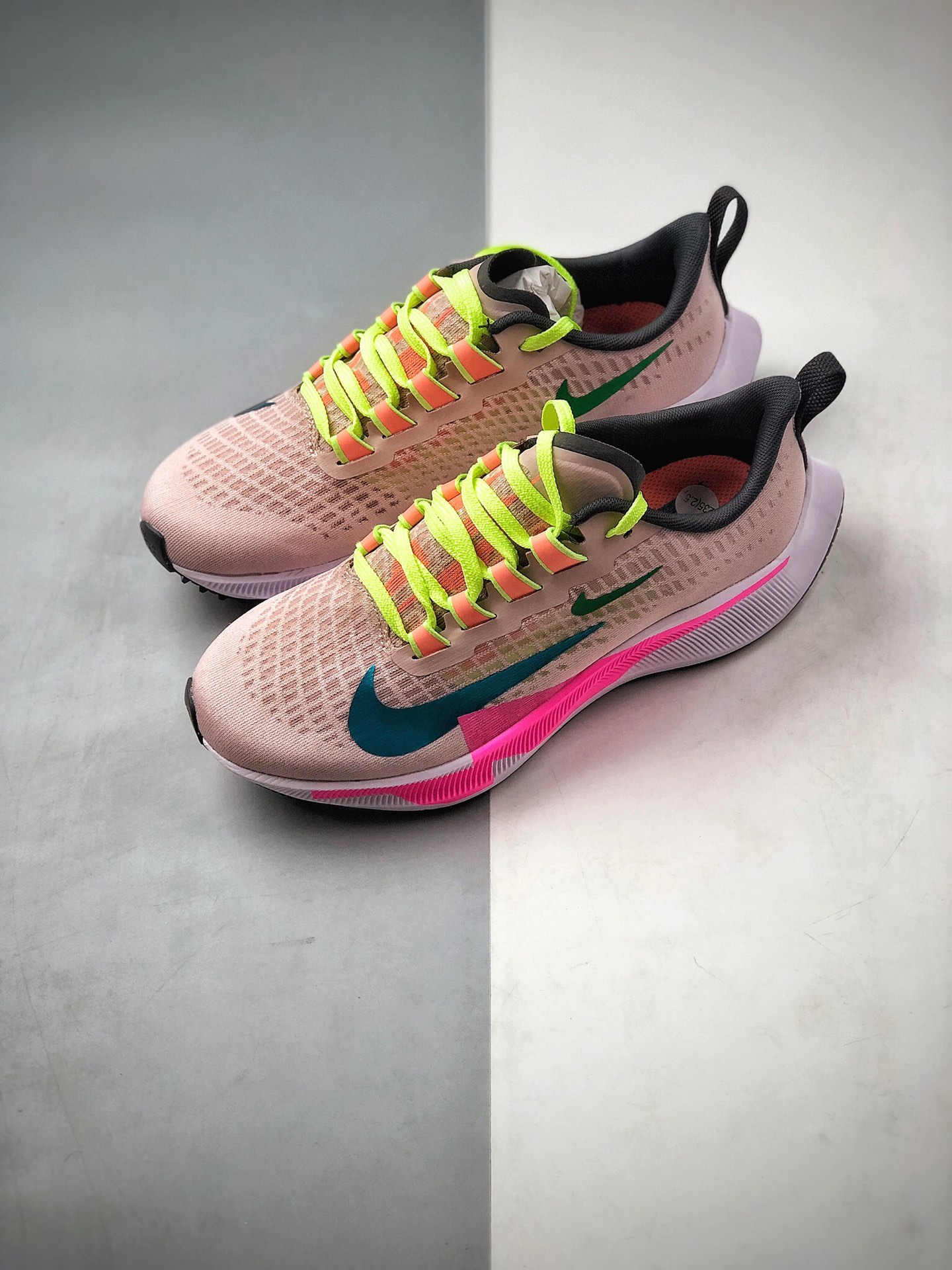260 公司级耐克NIKE Zoom Pegasus 37 登月37代  透气缓震疾速跑鞋 CQ9977-600