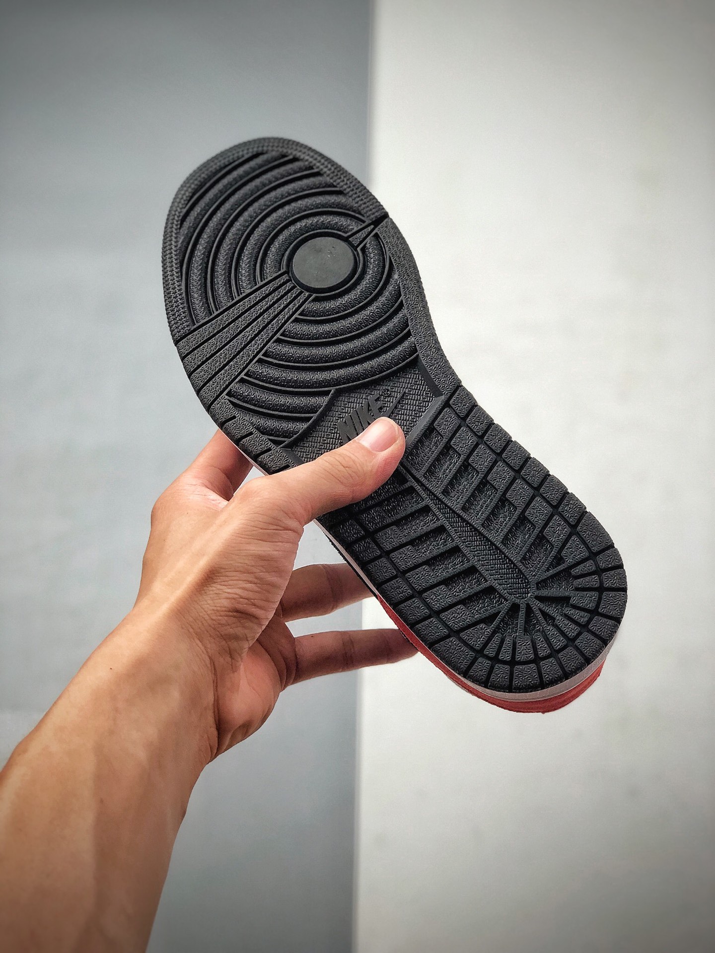 260 Air Jordan 1 Mid SE”Track Red/Union”AJ1乔丹一代中帮经典复古文化休闲运动篮球鞋“小Union黑白红茶灰” 货号：852542-100