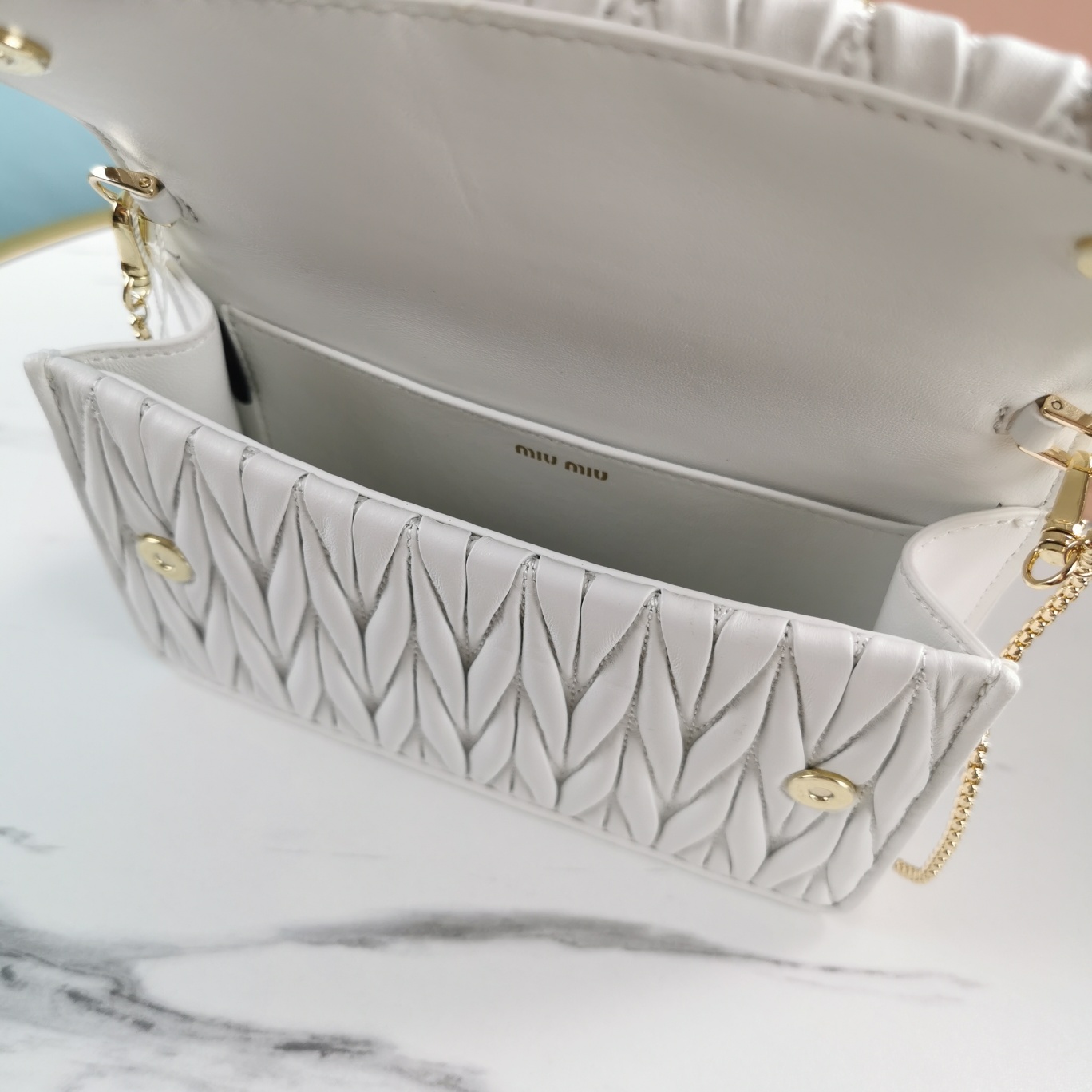 MIU MIU缪缪Matelasse顶级进口小羊皮圆环小雏菊钻扣单肩斜挎包5BH095