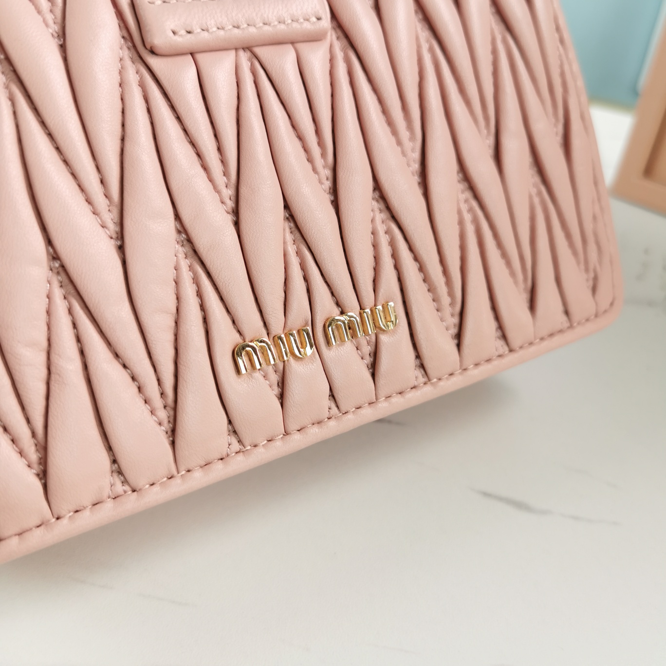 MIU MIU缪缪Matelasse顶级进口小羊皮圆环小雏菊钻扣单肩斜挎包5BH095