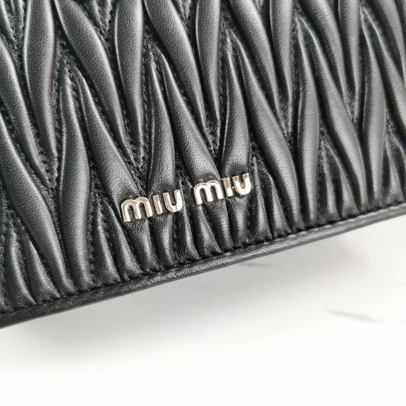 MIU MIU缪缪Matelasse顶级进口小羊皮圆环小雏菊钻扣单肩斜挎包5BH095