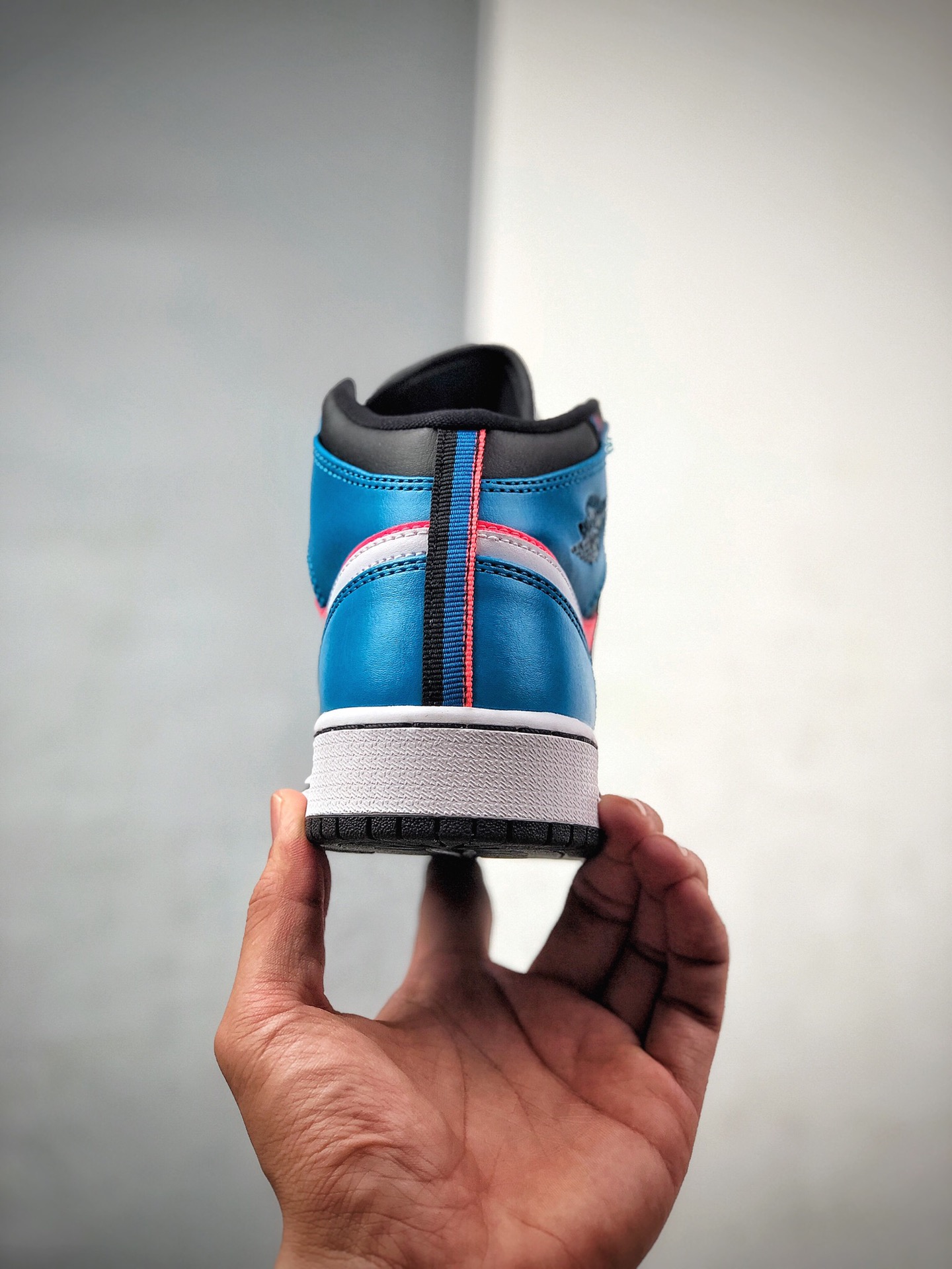 260  Air Jordan 1 Mid 游戏时刻/黑红蓝当前市场最优版本 CV4891-001