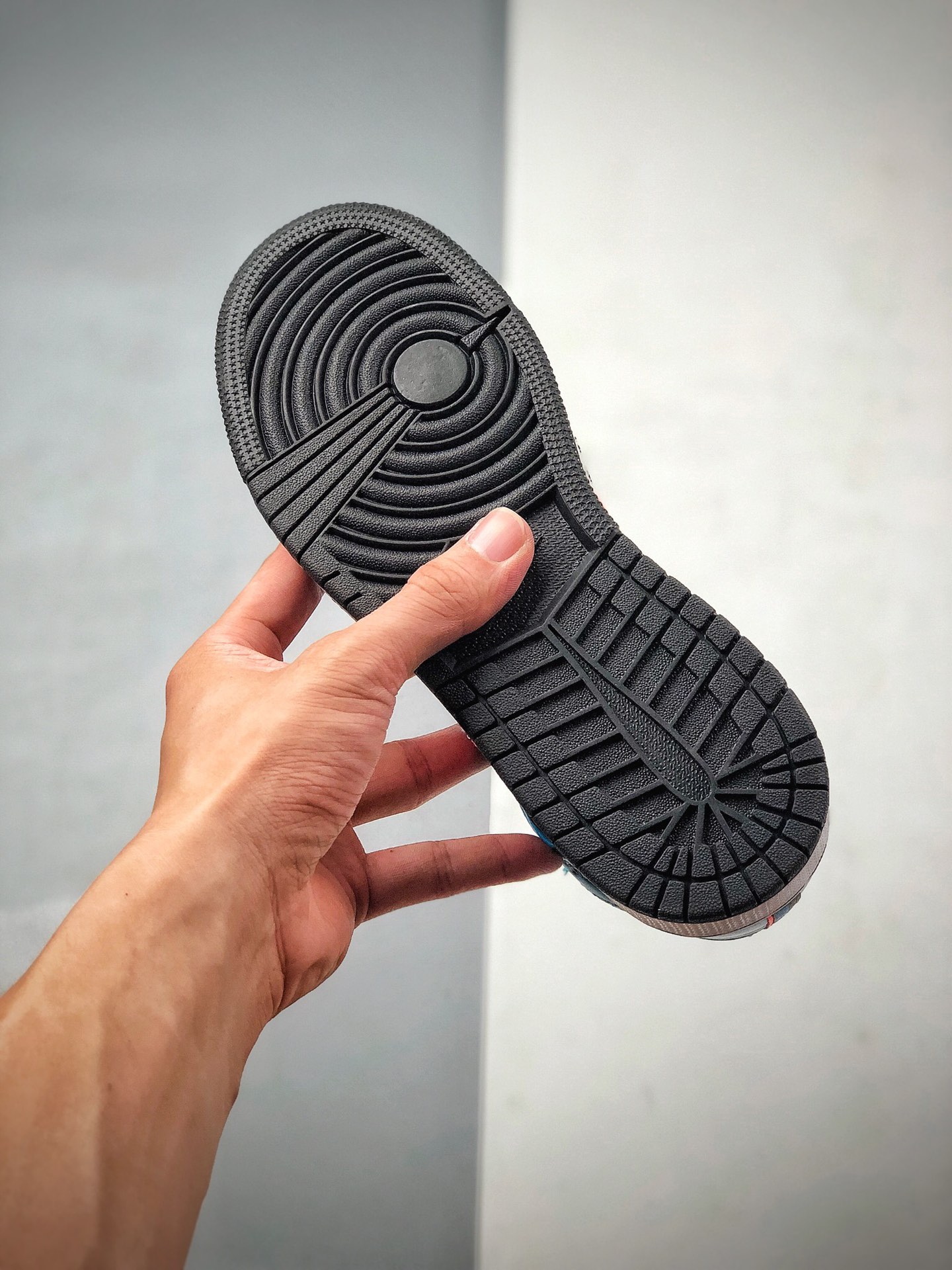 260  Air Jordan 1 Mid 游戏时刻/黑红蓝当前市场最优版本 CV4891-001