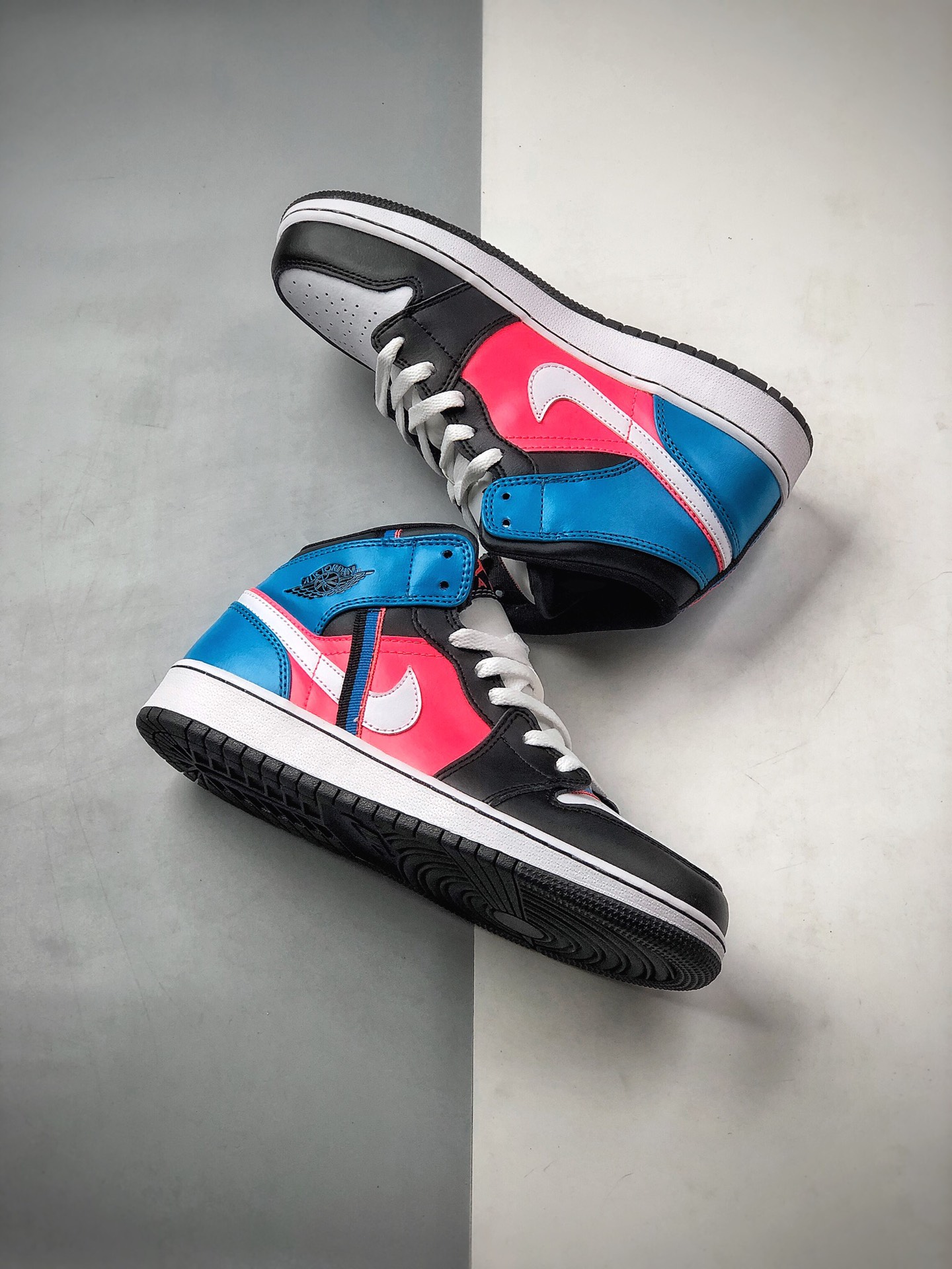 260  Air Jordan 1 Mid 游戏时刻/黑红蓝当前市场最优版本 CV4891-001