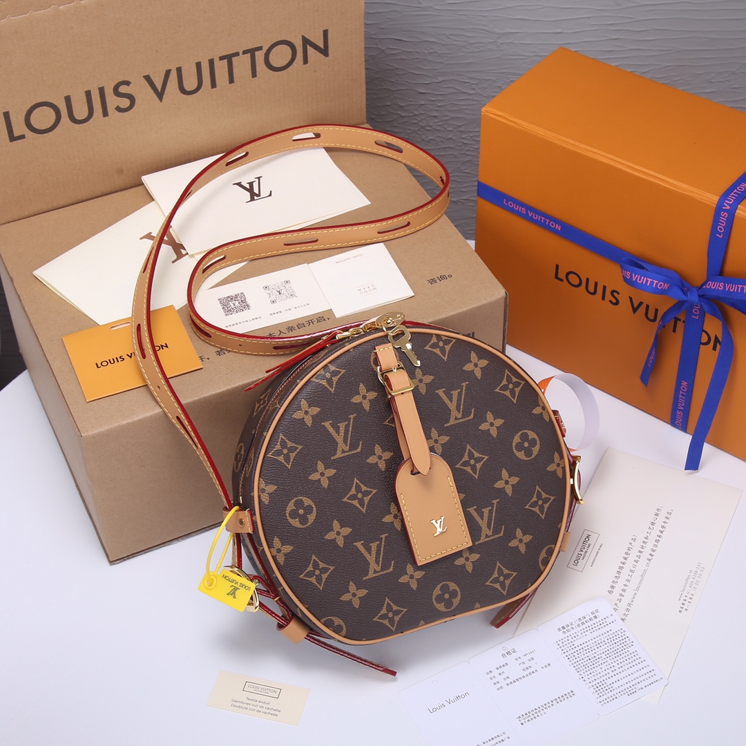 Louis Vuitton 软圆饼 2020秋冬系列中 女装艺术总监Nicolas Ghesquière以 帽盒为原型